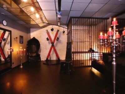 Castell Roissy - Bizarrstudio