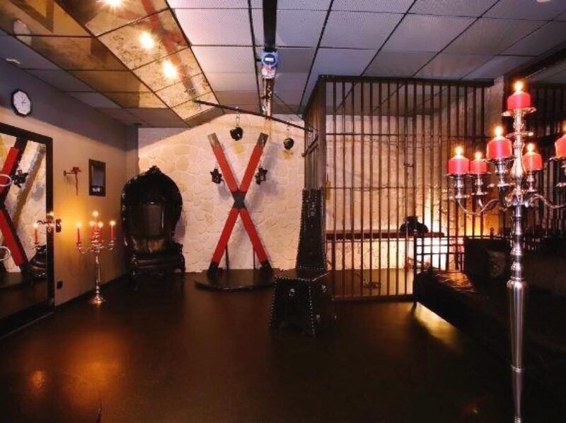 Castell Roissy - Bizarrstudio