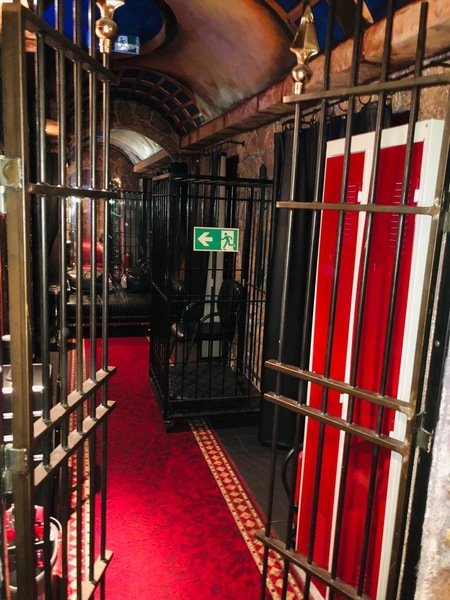 Castell Roissy - Bizarrstudio