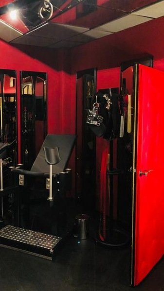 Castell Roissy - Bizarrstudio