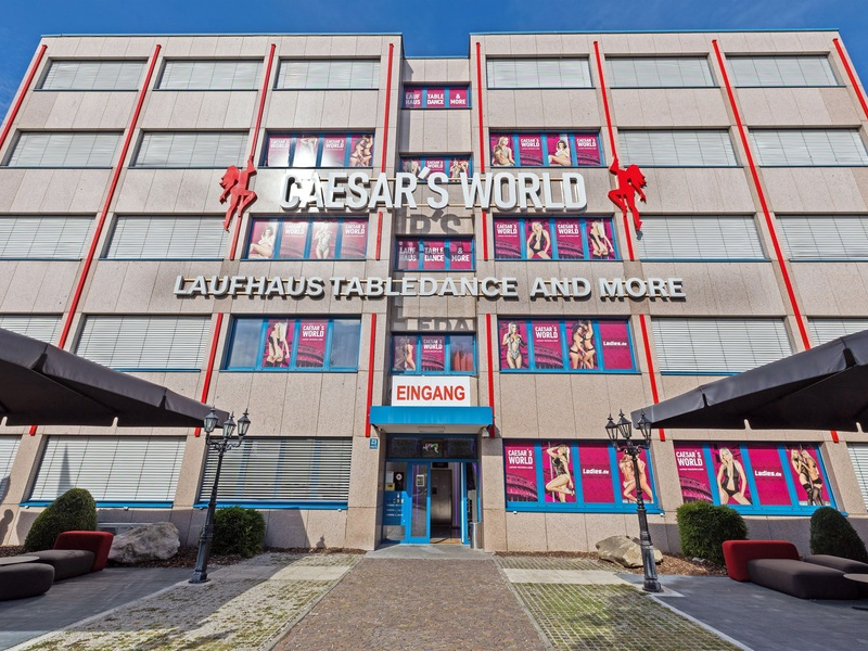 Caesars World
