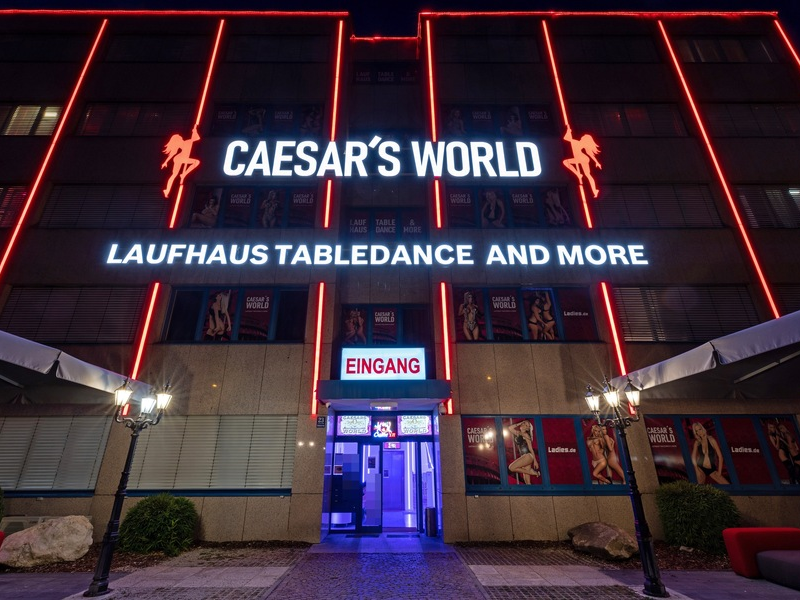 Caesars World