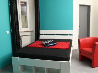 Willkommen im Laufhaus 8