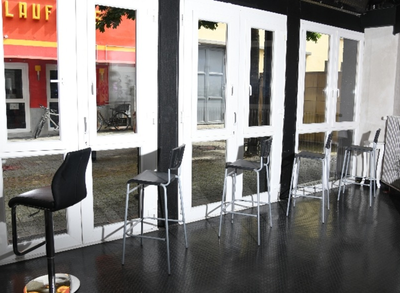 Willkommen im Laufhaus 8