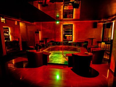 NO LIMIT LAUFHAUS / BAR