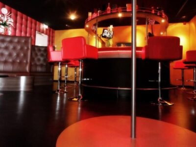 Lauras Bar