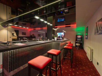 Schwarze TULPE - 1. Sauna Club im Siegerland