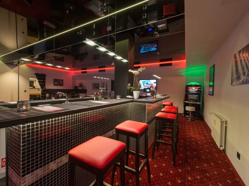 Schwarze TULPE - 1. Sauna Club im Siegerland