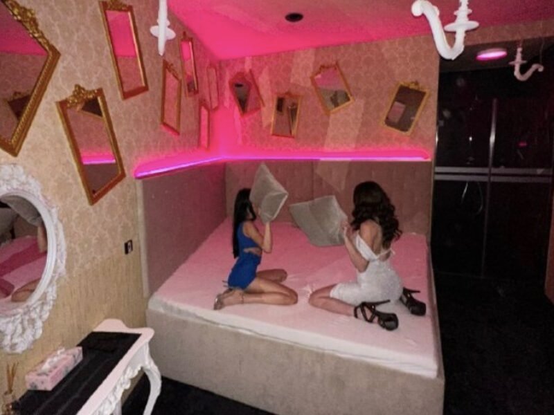 Baroq, Gentlemen`s Club