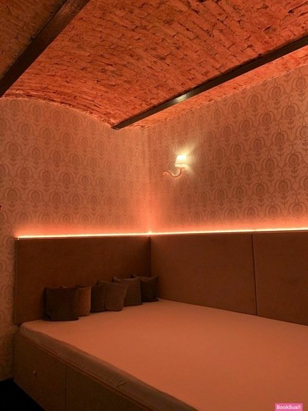 Baroq, Gentlemen`s Club