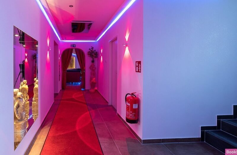 La Chica Lounge