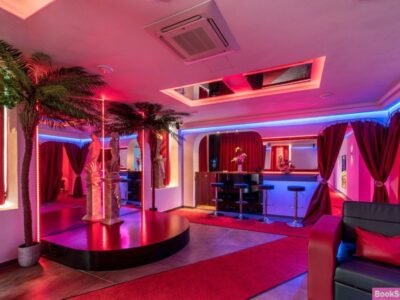 La Chica Lounge