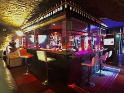 BAMBOLA BAR - TOP Girls 18+