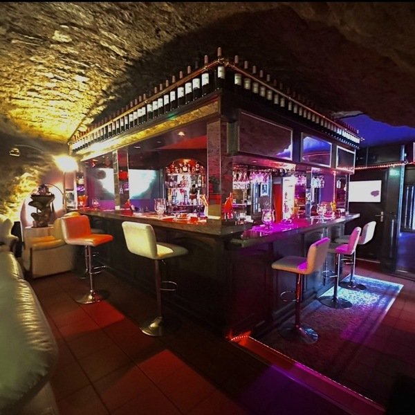 BAMBOLA BAR - TOP Girls 18+