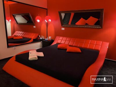 Maxima Bar